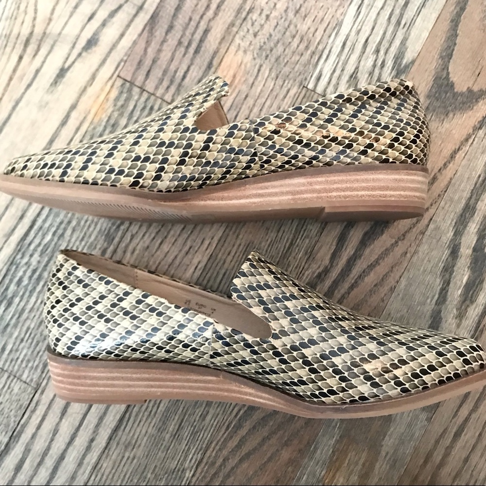 Snakeskin Print Kelsi Dagger Loafers Size 6.5 NWOB